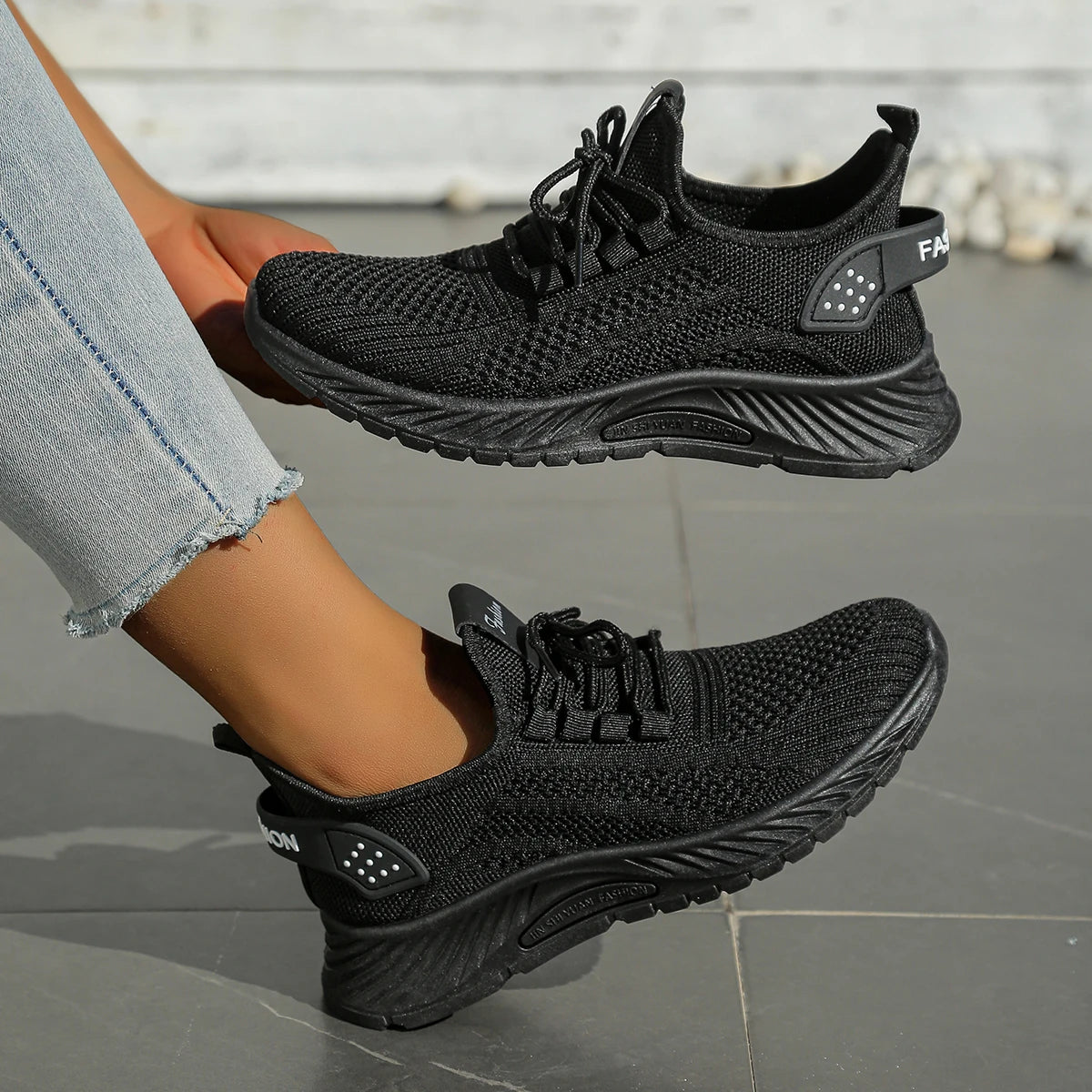 Tênis feminino casual outono 2025, nova moda, calçado esportivo de lazer, atacado, fábrica internacional, tendência, tecido fly.