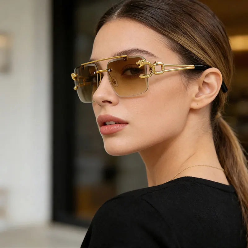 Óculos de Sol Fashion Metal Leopard sem Aro com Ponte Dupla, Lentes Degradê Ocean Film e Proteção UV400
