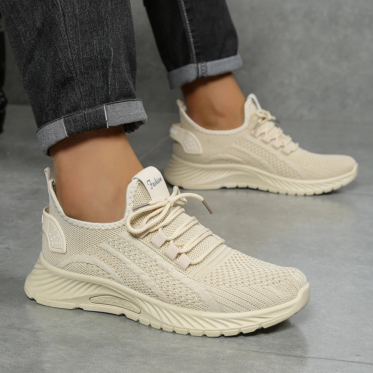 Tênis feminino casual outono 2025, nova moda, calçado esportivo de lazer, atacado, fábrica internacional, tendência, tecido fly.