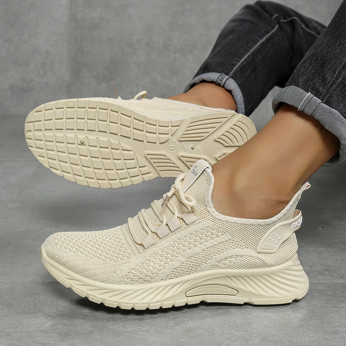 Tênis feminino casual outono 2025, nova moda, calçado esportivo de lazer, atacado, fábrica internacional, tendência, tecido fly.